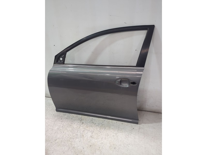 Recambio de puerta delantera izquierda para toyota avensis (_t25_) 1.8 (zzt251_) referencia OEM IAM 6700205050  