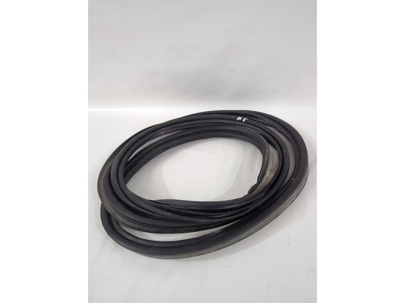 Recambio de goma contorno para lexus ct (zwa10_) 200h (zwa10_) referencia OEM IAM 6788176010  