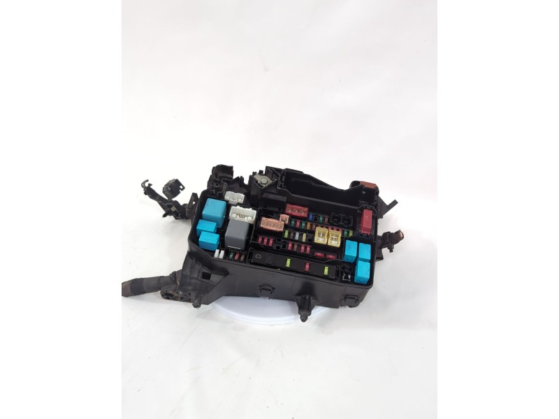 Recambio de caja reles / fusibles para lexus ct (zwa10_) 200h (zwa10_) referencia OEM IAM 7352XA1  