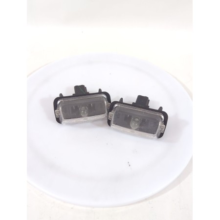 Recambio de piloto matricula para toyota yaris cross (mxp_) 1.5 hybrid (mxpj10) referencia OEM IAM 812700D120  