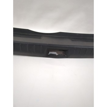 Recambio de moldura para toyota avensis (_t25_) 1.8 (zzt251_) referencia OEM IAM 5838705080  