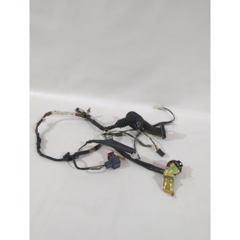 Recambio de cableado puerta para toyota avensis (_t25_) 1.8 (zzt251_) referencia OEM IAM 8215305170  