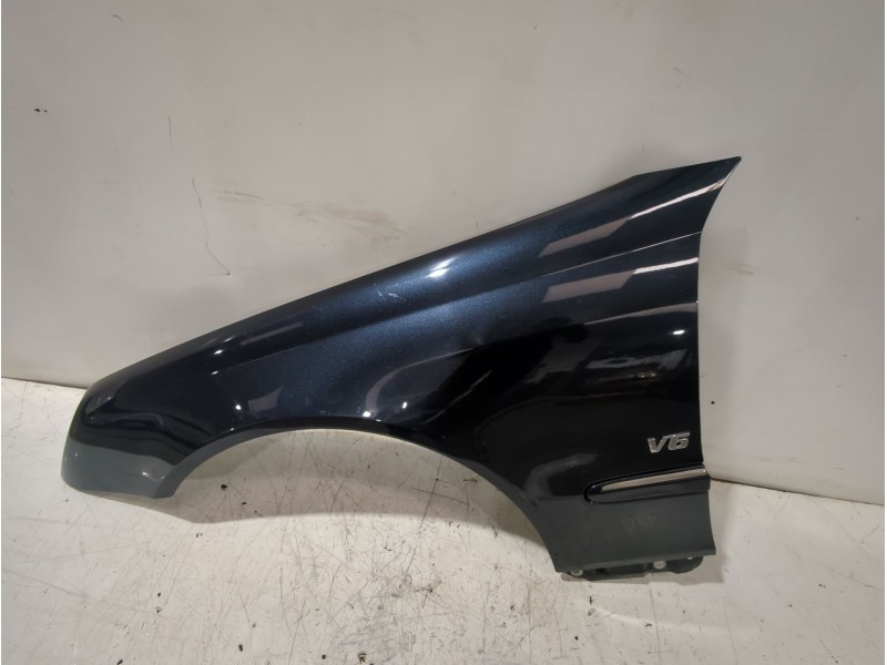 Recambio de aleta delantera izquierda para mercedes-benz clk (c209) clk 240 (209.361) referencia OEM IAM 2098800318  