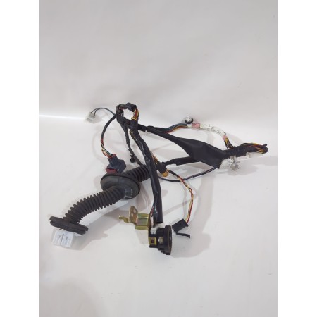 Recambio de cableado puerta para toyota avensis (_t25_) 1.8 (zzt251_) referencia OEM IAM 8215405170  