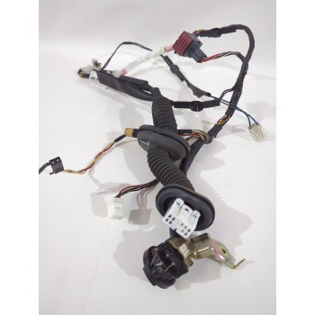 Recambio de cableado puerta para toyota avensis (_t25_) 1.8 (zzt251_) referencia OEM IAM 8215405170  