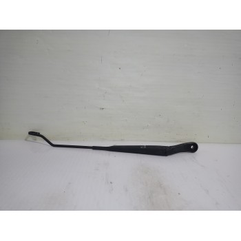 BRAZO LIMPIA DELANTERO DERECHO 28886AX702 