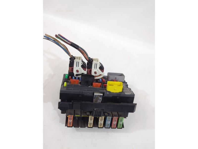 Recambio de caja reles / fusibles para peugeot partner furgoneta/monovolumen 1.6 hdi 90 referencia OEM IAM 9807028780/9807028880
