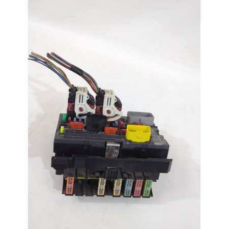 Recambio de caja reles / fusibles para peugeot partner furgoneta/monovolumen 1.6 hdi 90 referencia OEM IAM 9807028780/9807028880