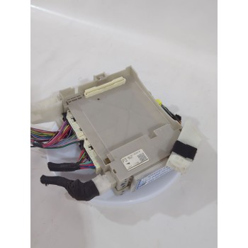 CAJA RELES / FUSIBLES 8262076010 