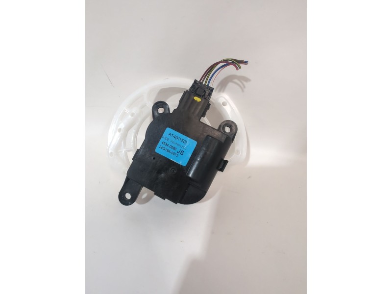 Recambio de motor apertura trampillas climatizador para ssangyong tivoli 1.5 referencia OEM IAM 45340090  