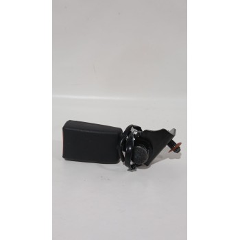 Recambio de enganche cinturon trasero derecho para ssangyong tivoli 1.5 referencia OEM IAM 7566035100LBH  