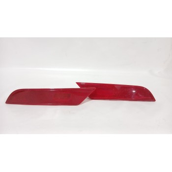 Recambio de reflector para ssangyong tivoli 1.5 referencia OEM IAM 8390135900/ 8390235900  