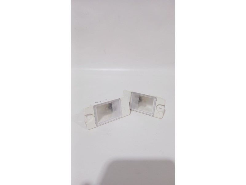 Recambio de piloto matricula para ssangyong tivoli 1.5 referencia OEM IAM 8384035000  