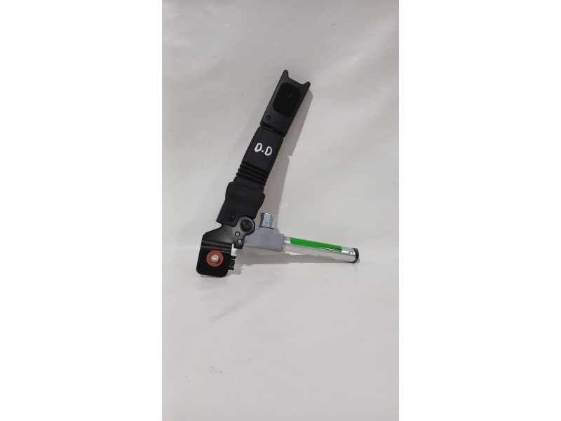 Recambio de enganche cinturon delantero derecho para ssangyong tivoli 1.5 referencia OEM IAM 7466235000LBH  