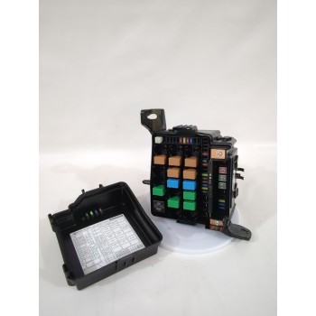 Recambio de caja reles / fusibles para ssangyong tivoli 1.5 referencia OEM IAM 8235035200  
