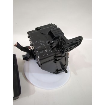 Recambio de caja reles / fusibles para ssangyong tivoli 1.5 referencia OEM IAM 8235035200  