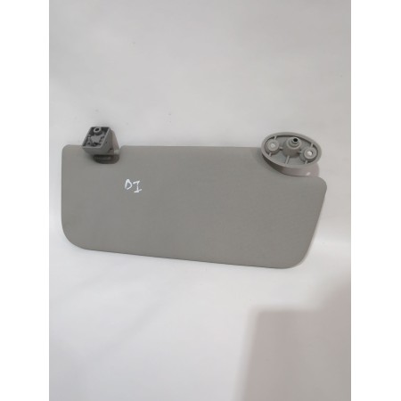 Recambio de parasol izquierdo para ssangyong tivoli 1.5 referencia OEM IAM 7611035100LBH  