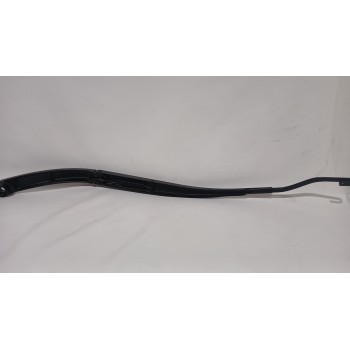 Recambio de brazo limpia delantero izquierdo para ssangyong tivoli 1.5 referencia OEM IAM 7831135000  