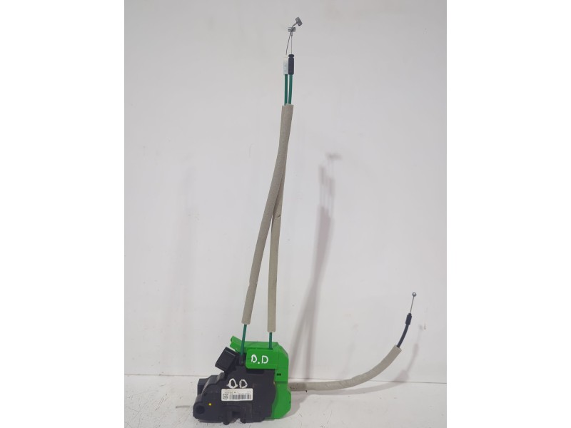 Recambio de cerradura puerta delantera derecha para ssangyong tivoli 1.5 referencia OEM IAM 7122035000/7122035001  