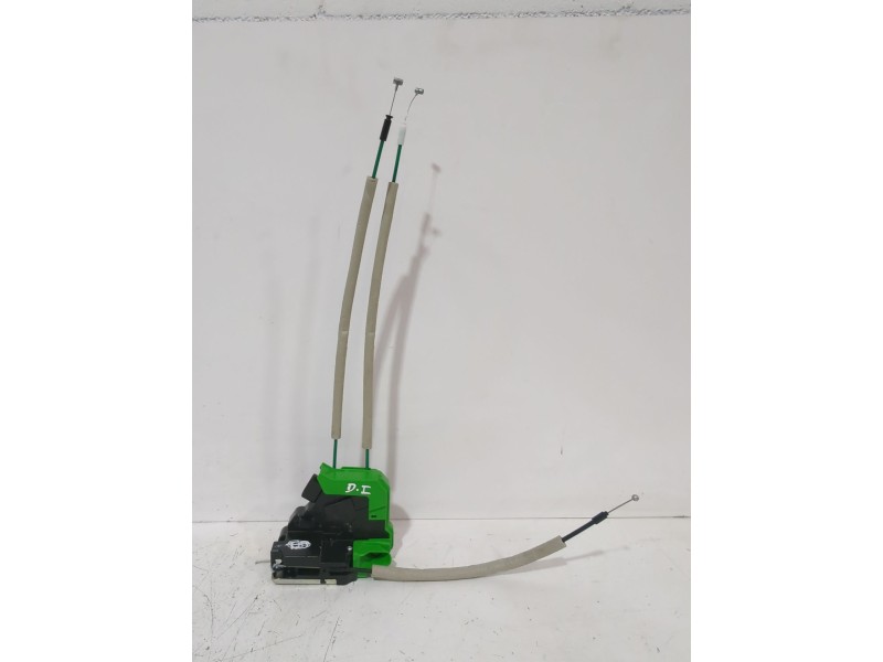Recambio de cerradura puerta delantera izquierda para ssangyong tivoli 1.5 referencia OEM IAM 7121035021  