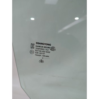 Recambio de luna delantera derecha para ssangyong tivoli 1.5 referencia OEM IAM 7238635100  
