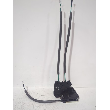 Recambio de cerradura puerta trasera derecha para ssangyong tivoli 1.5 referencia OEM IAM 7132035000/7132035001  
