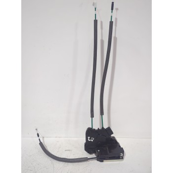 Recambio de cerradura puerta trasera derecha para ssangyong tivoli 1.5 referencia OEM IAM 7132035000/7132035001  