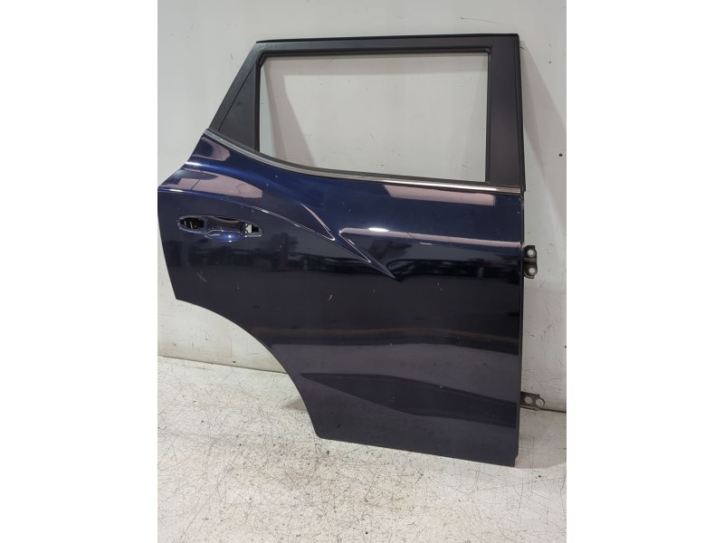 Recambio de puerta trasera derecha para ssangyong tivoli 1.5 referencia OEM IAM 6302135002  