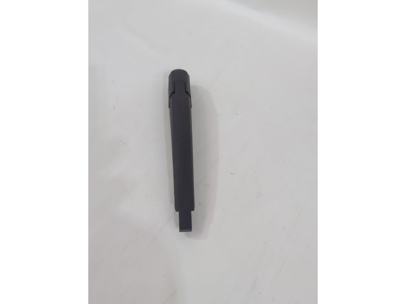 Recambio de brazo limpia trasero para ssangyong tivoli 1.5 referencia OEM IAM 7851135700  