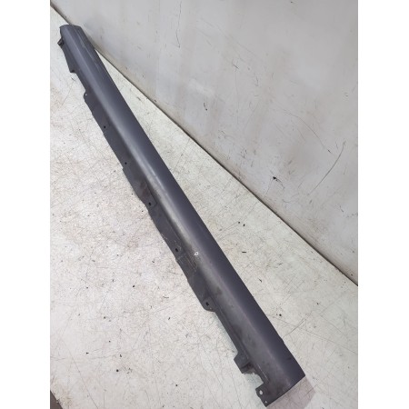 Recambio de faldon lateral para toyota avensis (_t25_) 1.8 (zzt251_) referencia OEM IAM 7585105010  