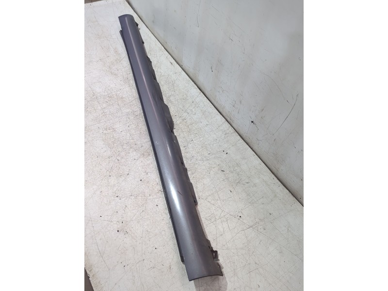 Recambio de faldon lateral para toyota avensis (_t25_) 1.8 (zzt251_) referencia OEM IAM 7585205010  