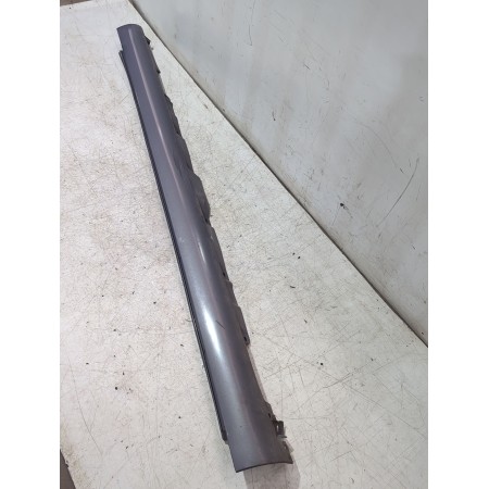 Recambio de faldon lateral para toyota avensis (_t25_) 1.8 (zzt251_) referencia OEM IAM 7585205010  