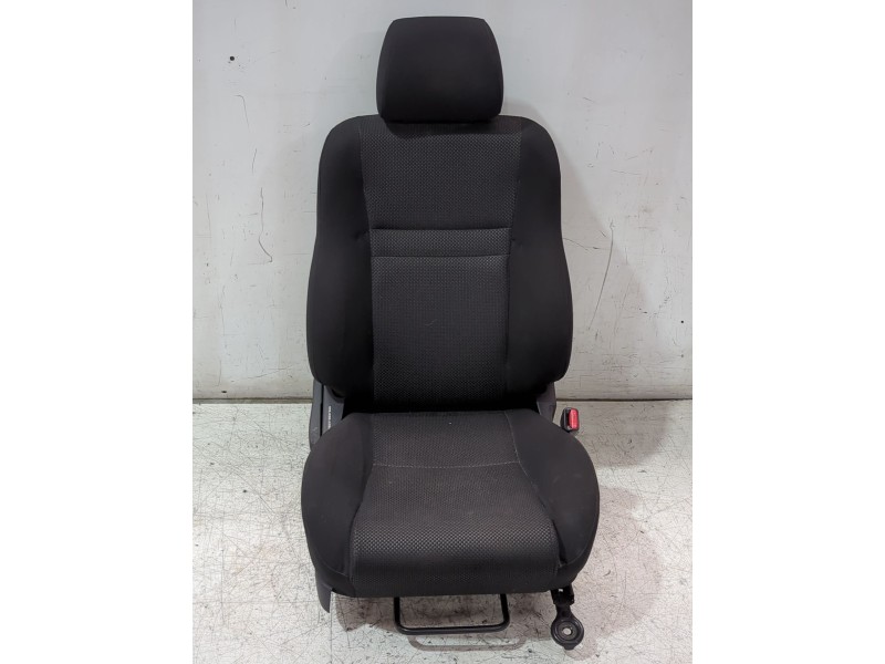 Recambio de asiento delantero derecho para toyota avensis (_t25_) 1.8 (zzt251_) referencia OEM IAM   