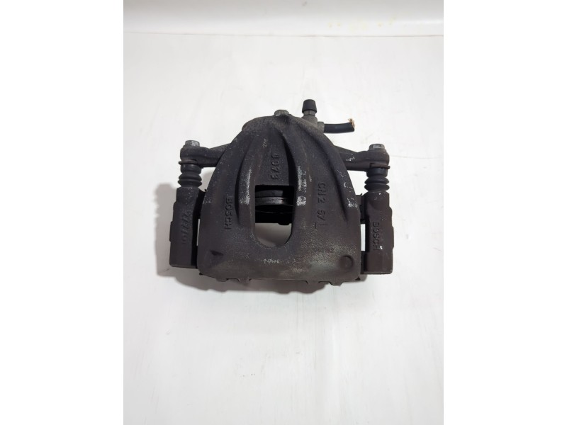 Recambio de pinza de freno delantera izquierda para toyota avensis (_t25_) 1.8 (zzt251_) referencia OEM IAM 477500050  