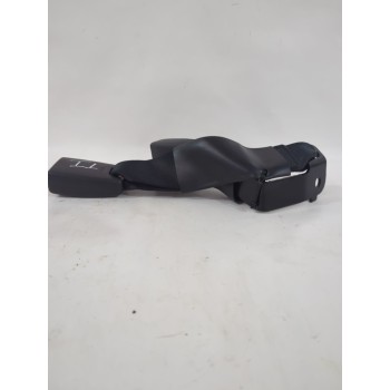 Recambio de enganche cinturon trasero izquierdo para toyota avensis (_t25_) 1.8 (zzt251_) referencia OEM IAM 7348005052C0  