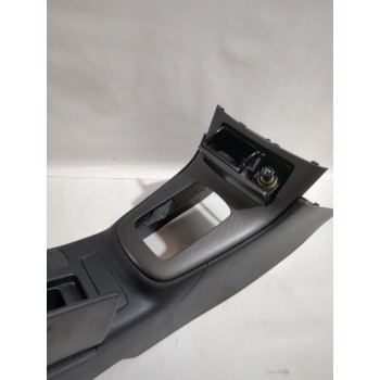 Recambio de consola central para toyota avensis (_t25_) 1.8 (zzt251_) referencia OEM IAM 5891105070B0  