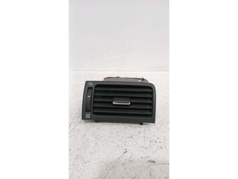 Recambio de rejilla aireadora para toyota avensis (_t25_) 1.8 (zzt251_) referencia OEM IAM 5566005100  
