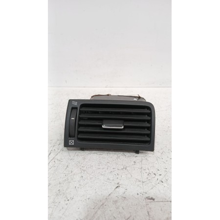 Recambio de rejilla aireadora para toyota avensis (_t25_) 1.8 (zzt251_) referencia OEM IAM 5566005100  