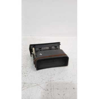 Recambio de rejilla aireadora para toyota avensis (_t25_) 1.8 (zzt251_) referencia OEM IAM 5566005100  
