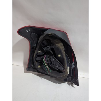 Recambio de piloto trasero derecho para toyota avensis (_t25_) 1.8 (zzt251_) referencia OEM IAM 8155105160  