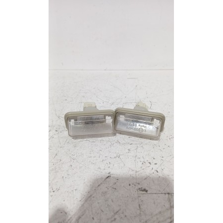 Recambio de piloto matricula para toyota avensis (_t25_) 1.8 (zzt251_) referencia OEM IAM 236387  
