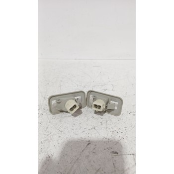 Recambio de piloto matricula para toyota avensis (_t25_) 1.8 (zzt251_) referencia OEM IAM 236387  