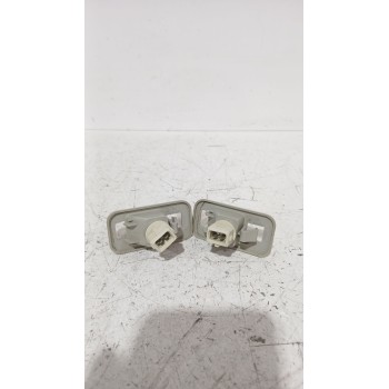Recambio de piloto matricula para toyota avensis (_t25_) 1.8 (zzt251_) referencia OEM IAM 236387  