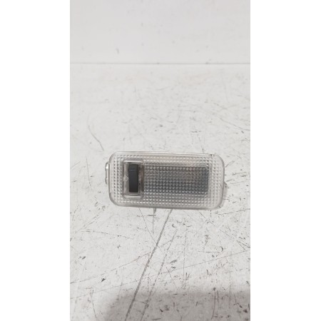 Recambio de luz interior para toyota avensis (_t25_) 1.8 (zzt251_) referencia OEM IAM 8124005040  