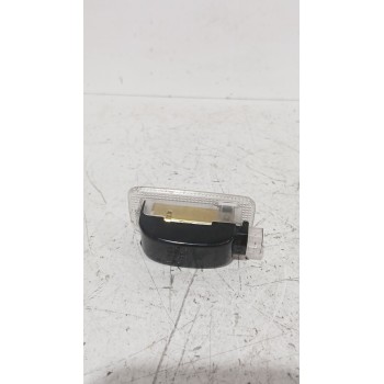 Recambio de luz interior para toyota avensis (_t25_) 1.8 (zzt251_) referencia OEM IAM 8124005040  