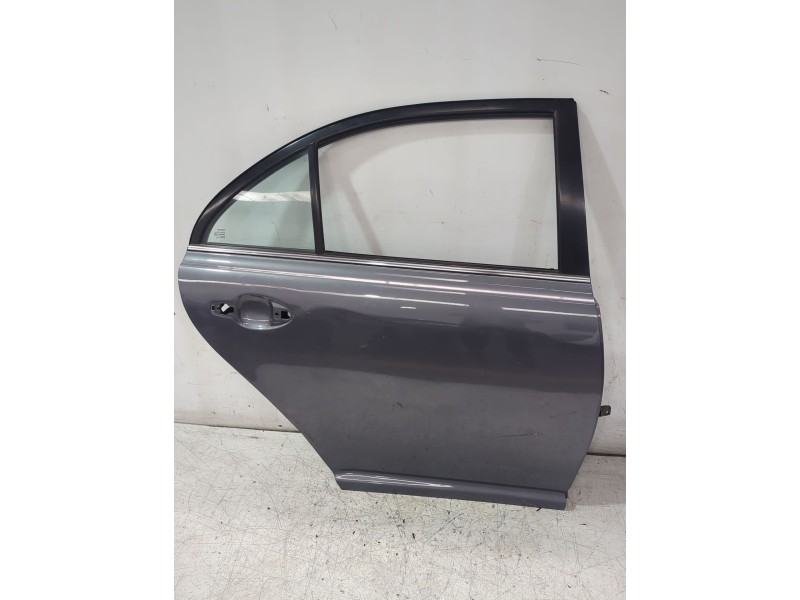Recambio de puerta trasera derecha para toyota avensis (_t25_) 1.8 (zzt251_) referencia OEM IAM 6700305110  