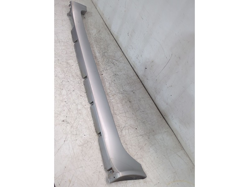 Recambio de faldon lateral para nissan primera hatchback (p12) 1.6 referencia OEM IAM 76851AU3XX  