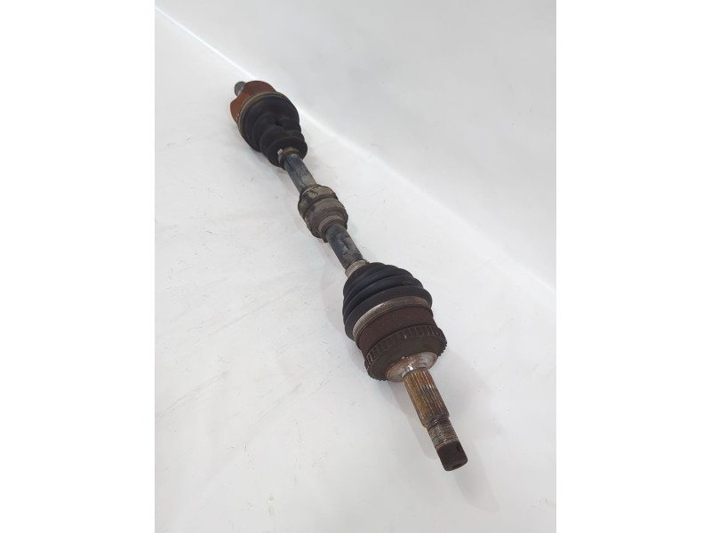 Recambio de transmision delantera izquierda para nissan primera hatchback (p12) 1.6 referencia OEM IAM 39205AV025  