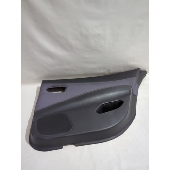 GUARNECIDO PUERTA TRASERA DERECHA 82978AV600 