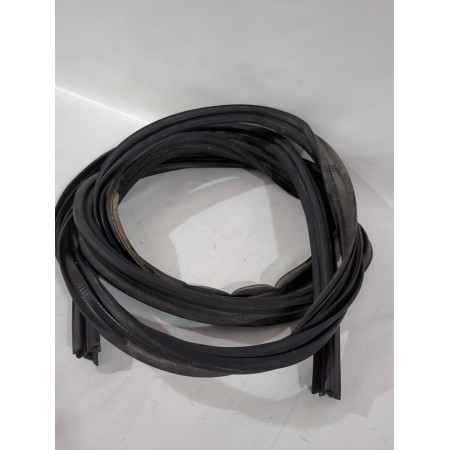 Recambio de goma contorno para nissan primera hatchback (p12) 1.6 referencia OEM IAM 90830AU200  
